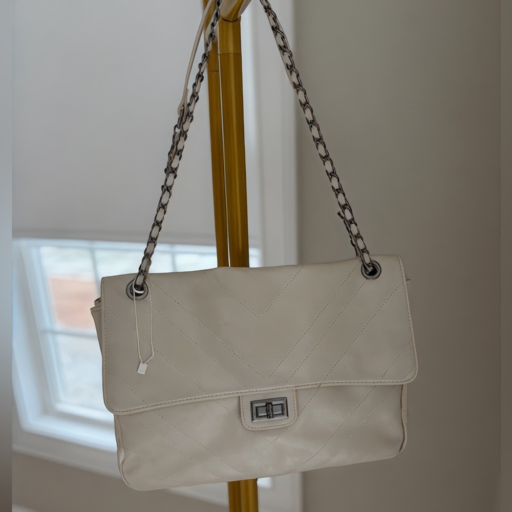 Elegant Cream Shoulder Bag